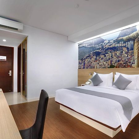 Hotel Neo Gubeng By Aston Surabaja Exteriér fotografie