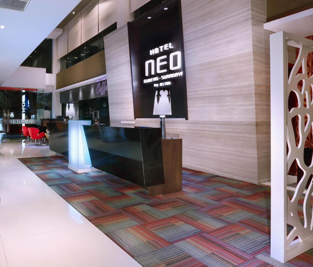 Hotel Neo Gubeng By Aston Surabaja Exteriér fotografie